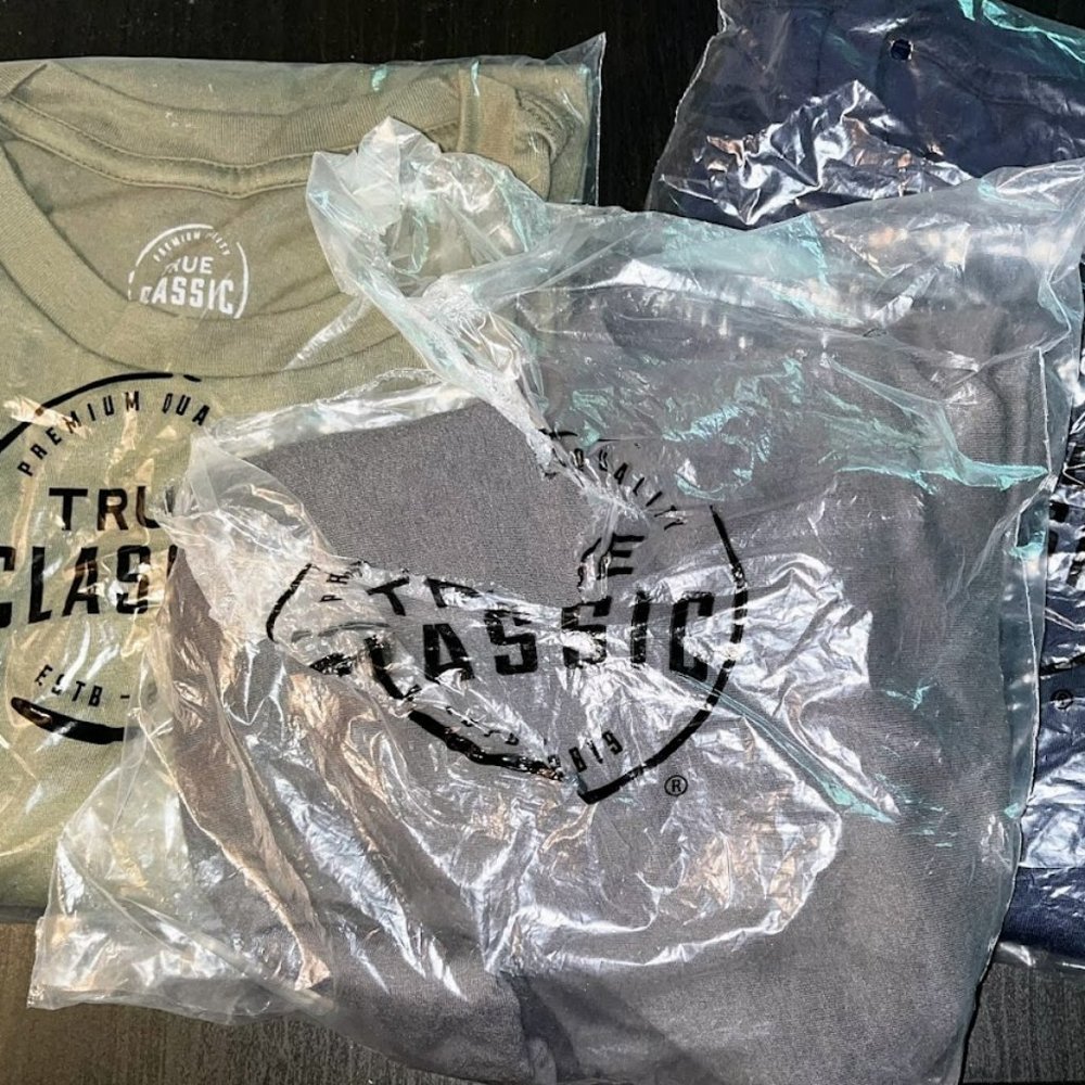 Set of 3 True Classic Men's T-shirts,  Blue, Dark Grey, Green - Size XXL - NEW